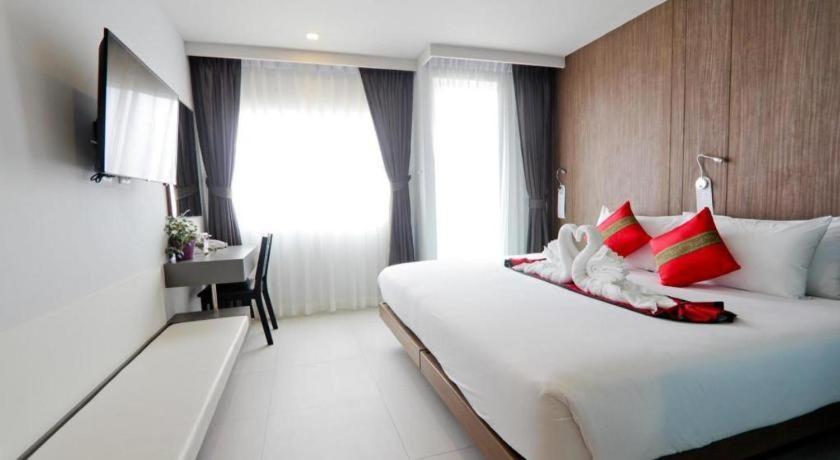 Elegancy Sansabai Hotel Patong Exteriér fotografie